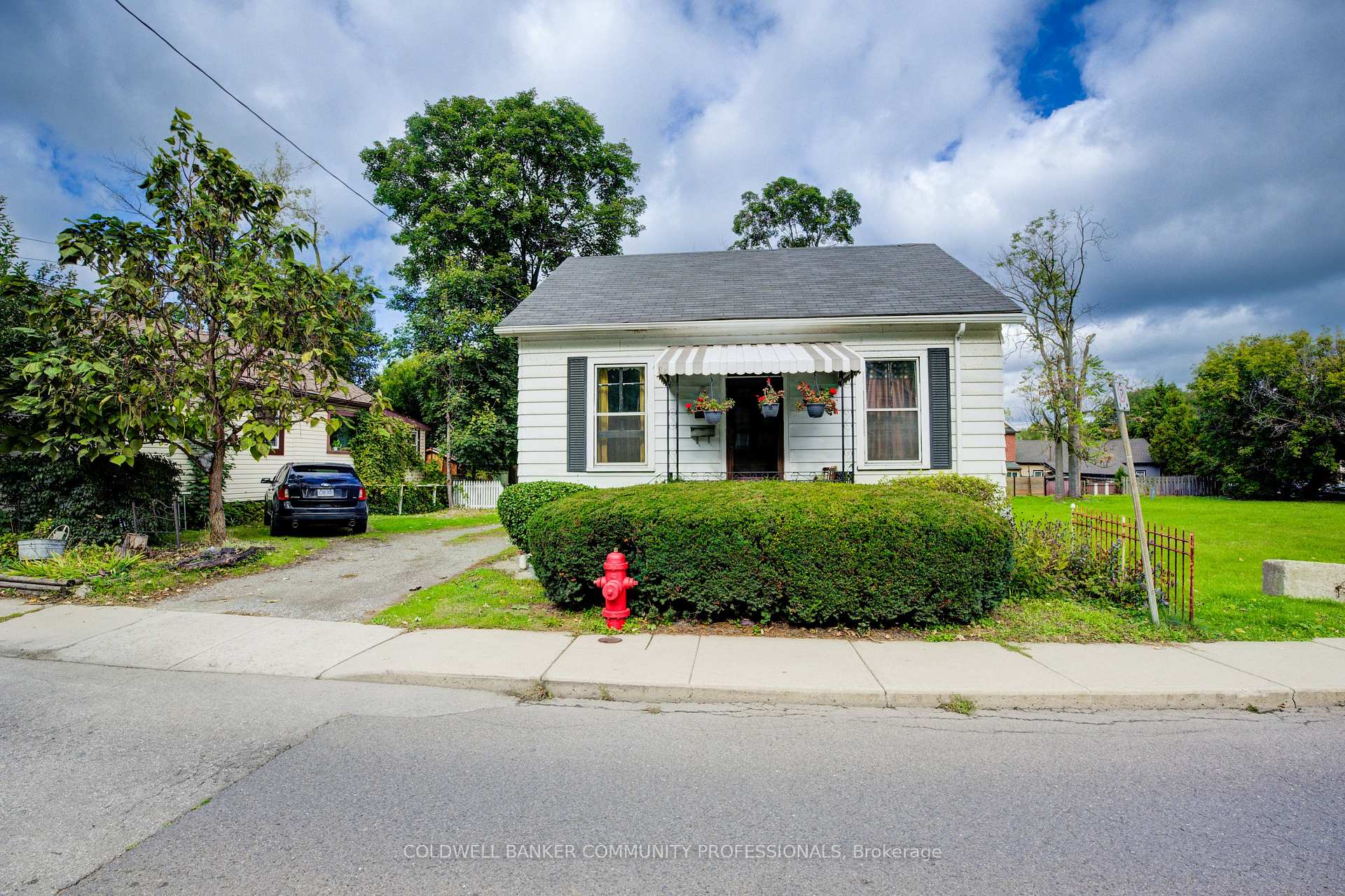 Photo 23 of 249 Charlton Avenue E, Hamilton, Corktown — HOMEH