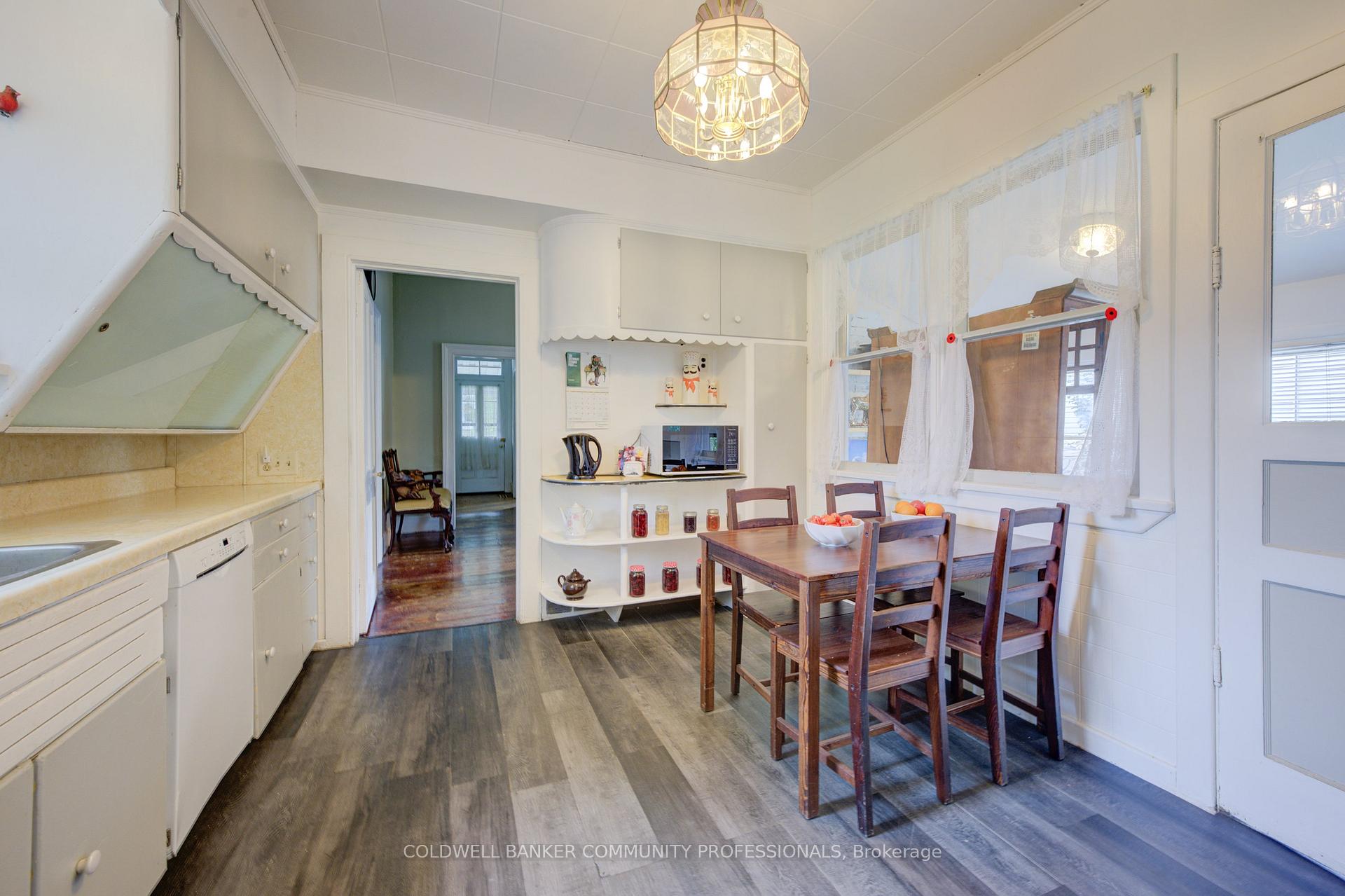 Photo 9 of 249 Charlton Avenue E, Hamilton, Corktown — HOMEH