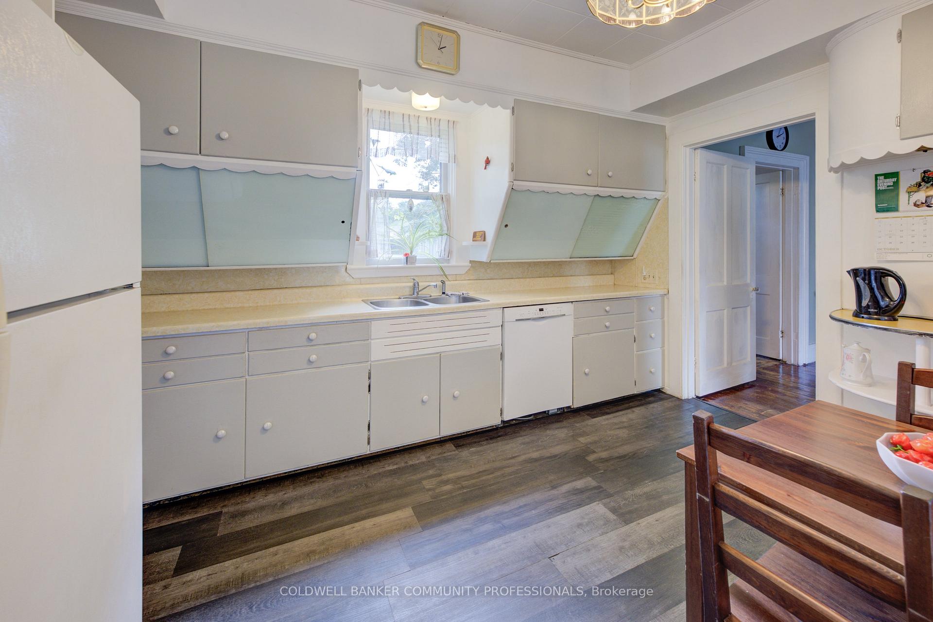 Photo 14 of 249 Charlton Avenue E, Hamilton, Corktown — HOMEH