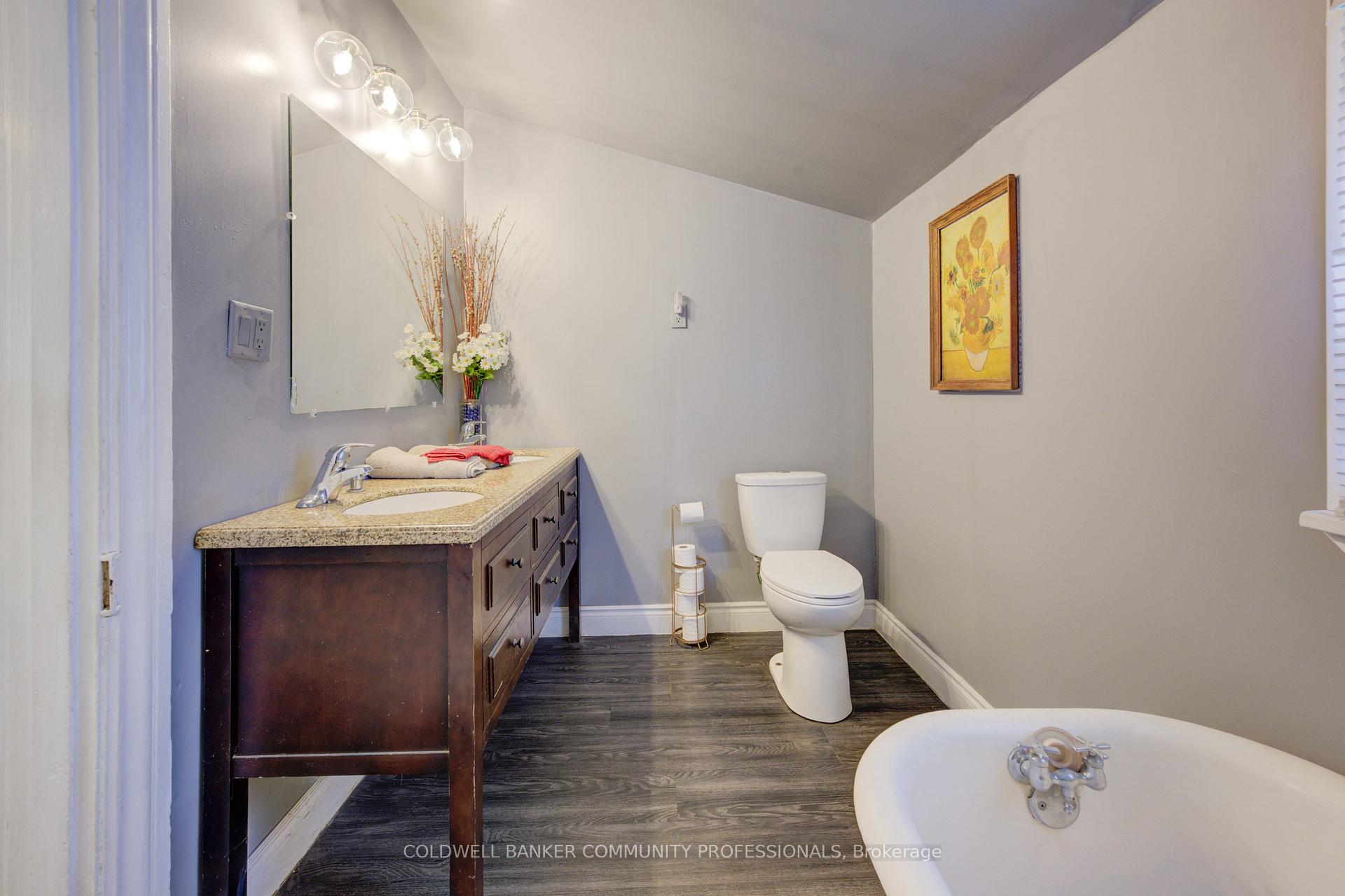 Photo 15 of 249 Charlton Avenue E, Hamilton, Corktown — HOMEH