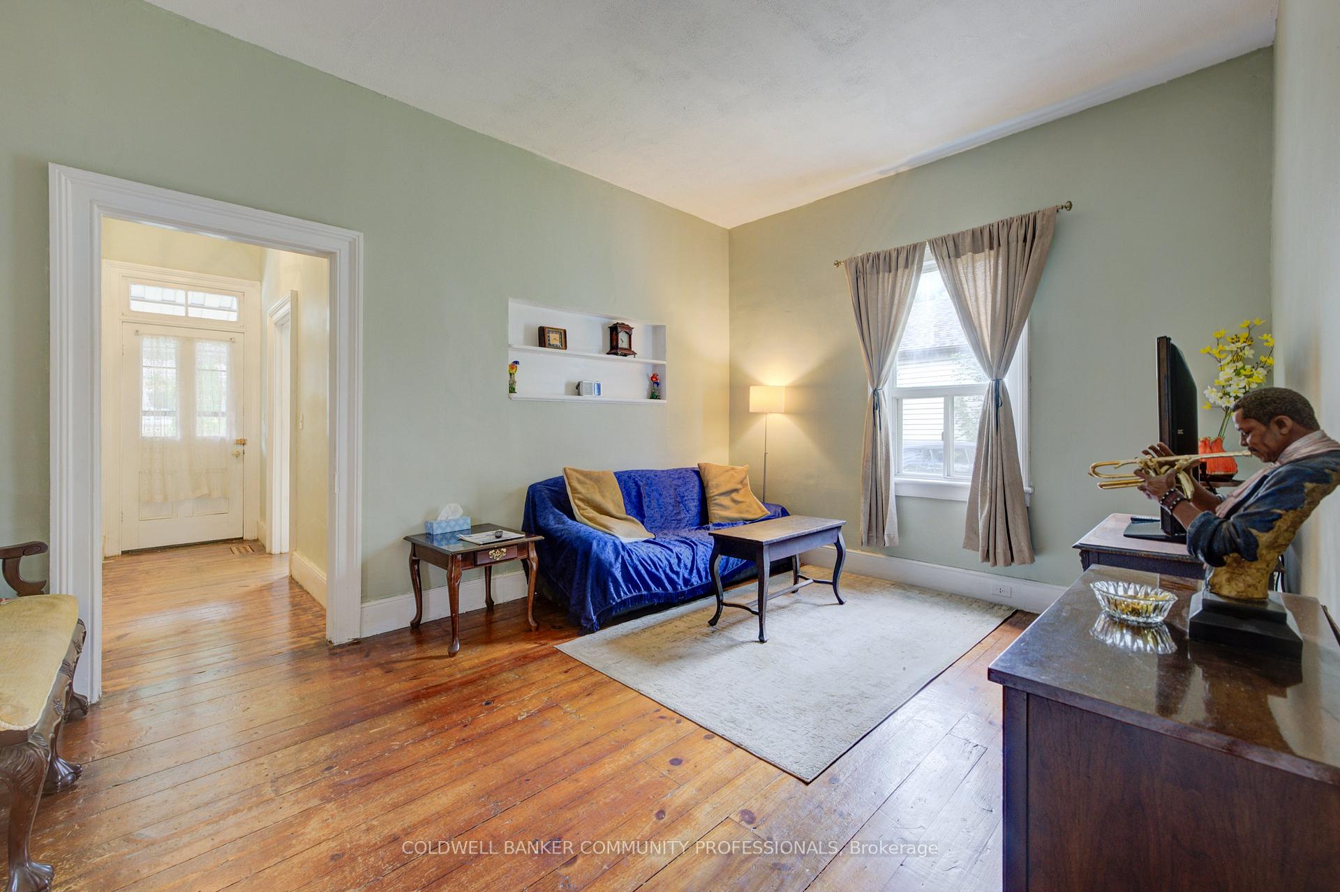 Photo 17 of 249 Charlton Avenue E, Hamilton, Corktown — HOMEH