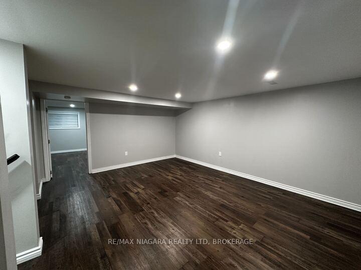 Photo 2 of 556 Lake Street, St. Catharines, Lakeport — HOMEH