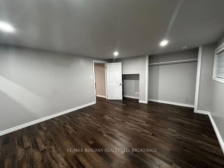 Photo 10 of 556 Lake Street, St. Catharines, Lakeport — HOMEH