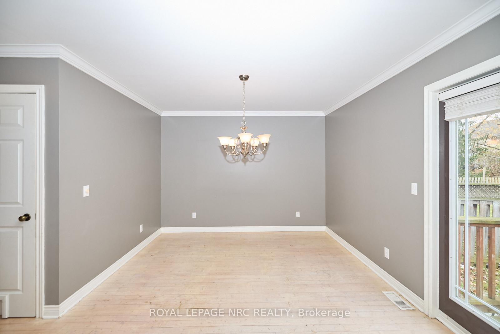 Photo 5 of 296A Pelham Road, St. Catharines, Rykert/Vansickle — HOMEH