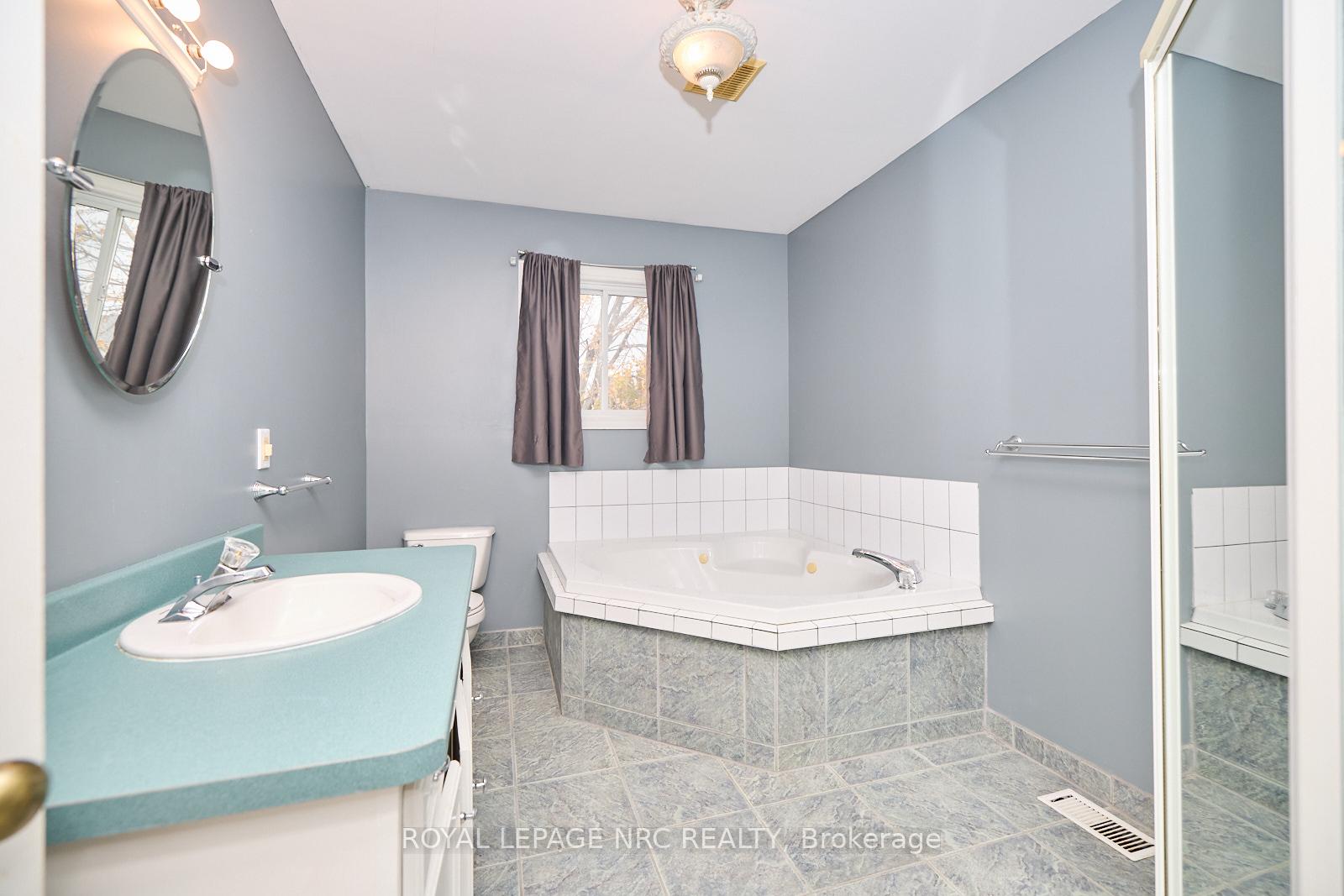 Photo 13 of 296A Pelham Road, St. Catharines, Rykert/Vansickle — HOMEH