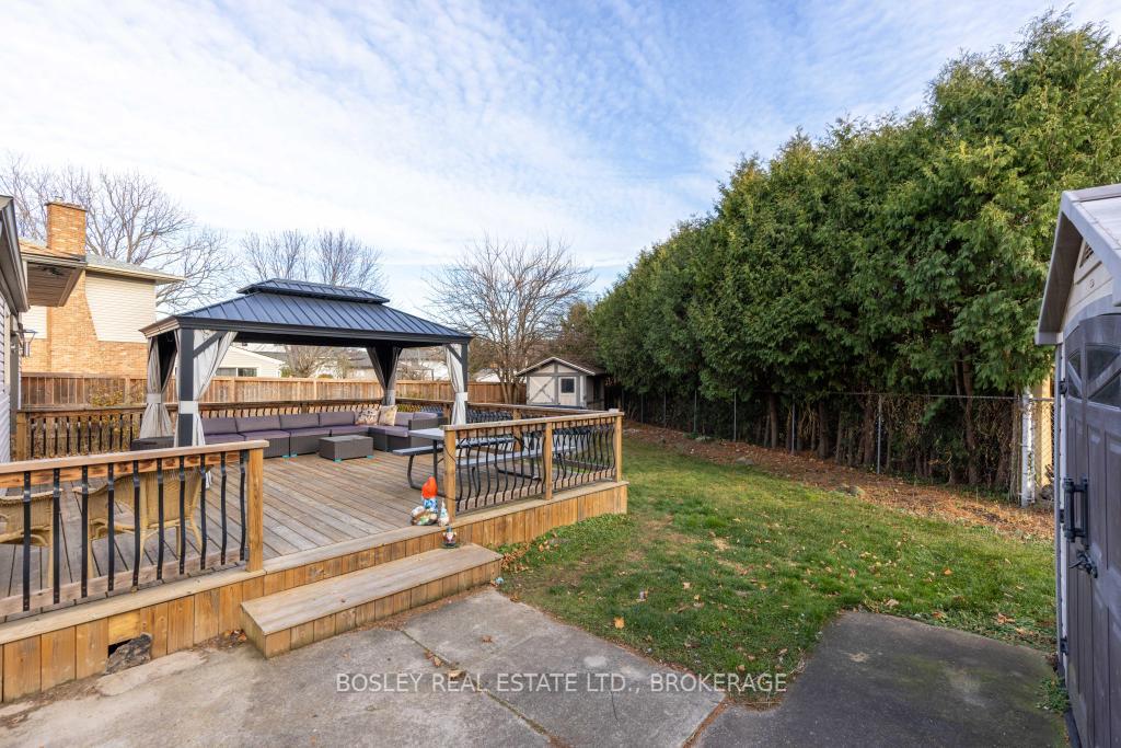 Photo 2 of 15 Audrey Street, St. Catharines, Fairview — HOMEH
