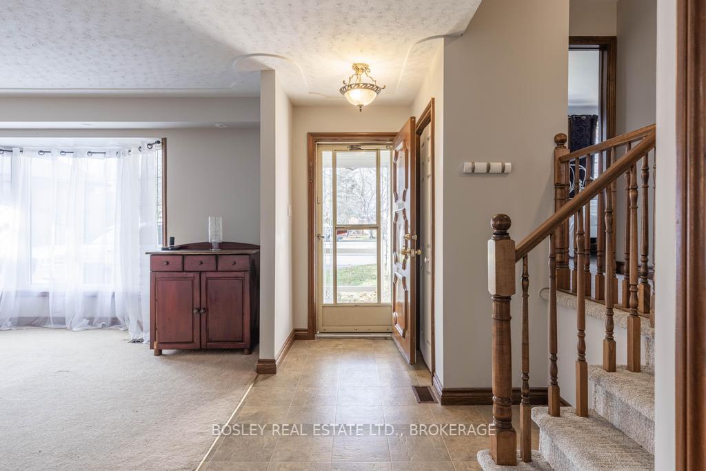 Photo 5 of 15 Audrey Street, St. Catharines, Fairview — HOMEH