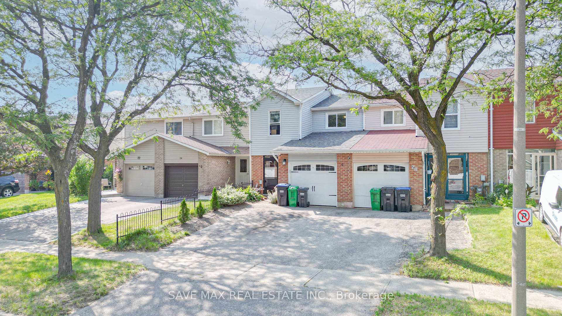 Front of 26 Gilmore Drive N