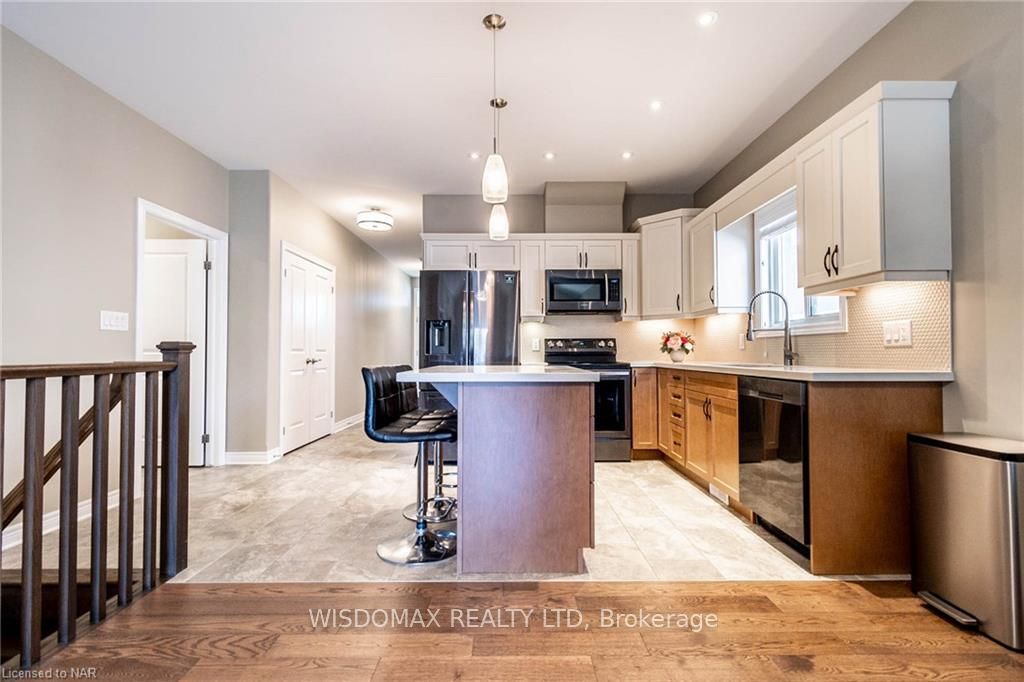 Photo 13 of 8 Berkshire Drive, St. Catharines, Carlton/Bunting — HOMEH