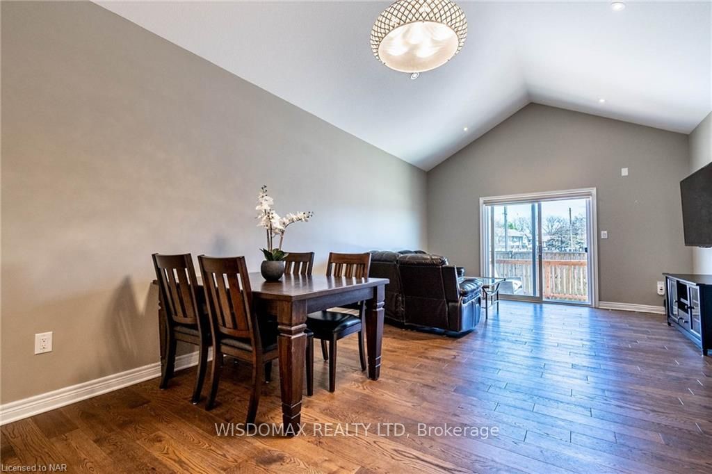 Photo 15 of 8 Berkshire Drive, St. Catharines, Carlton/Bunting — HOMEH