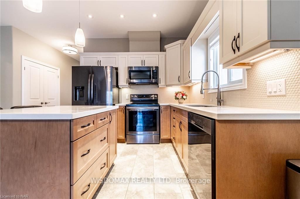 Photo 10 of 8 Berkshire Drive, St. Catharines, Carlton/Bunting — HOMEH