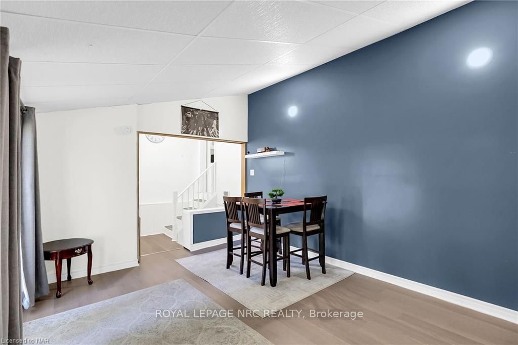 Photo 2 of 26 Doncaster Boulevard, St. Catharines, Fairview — HOMEH