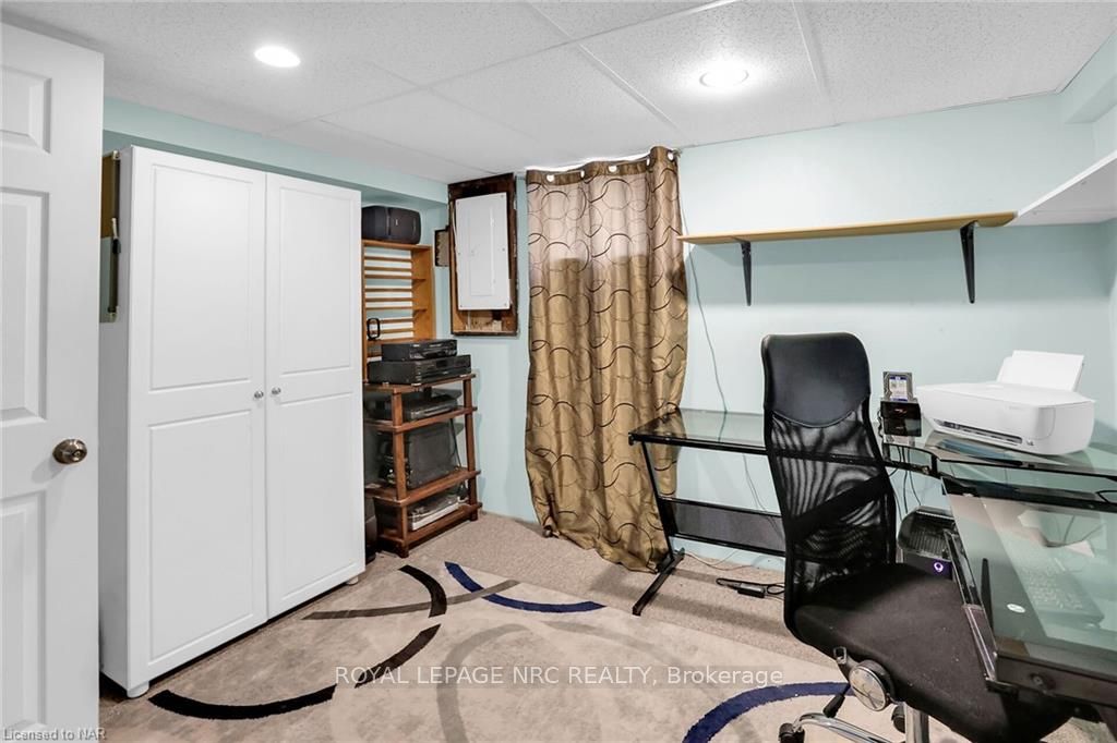 Photo 4 of 26 Doncaster Boulevard, St. Catharines, Fairview — HOMEH