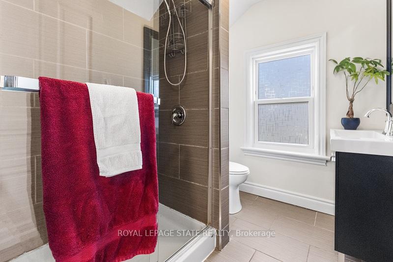 Photo 16 of 18 Prince Street, St. Catharines, E. Chester — HOMEH