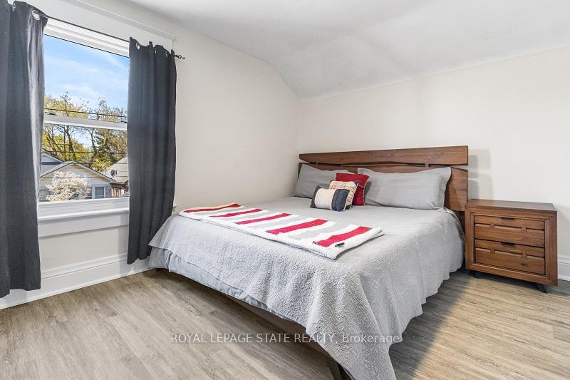 Photo 20 of 18 Prince Street, St. Catharines, E. Chester — HOMEH