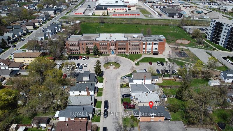 Photo 32 of 18 Prince Street, St. Catharines, E. Chester — HOMEH