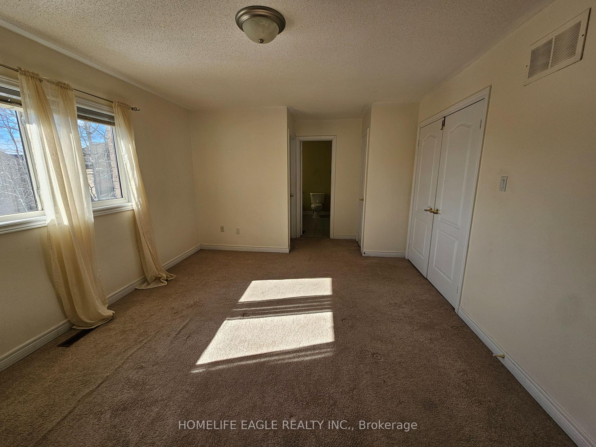 Photo 3 of 77 Earl Stewart Drive, Aurora, Bayview Wellington — HOMEH