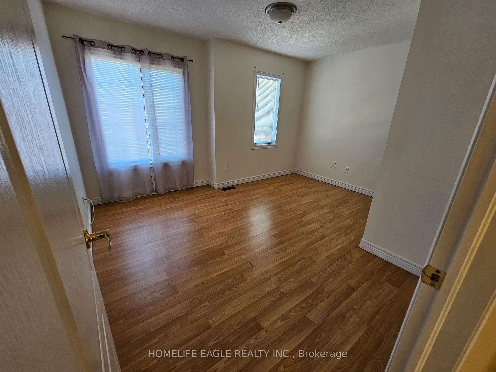 Photo 6 of 77 Earl Stewart Drive, Aurora, Bayview Wellington — HOMEH
