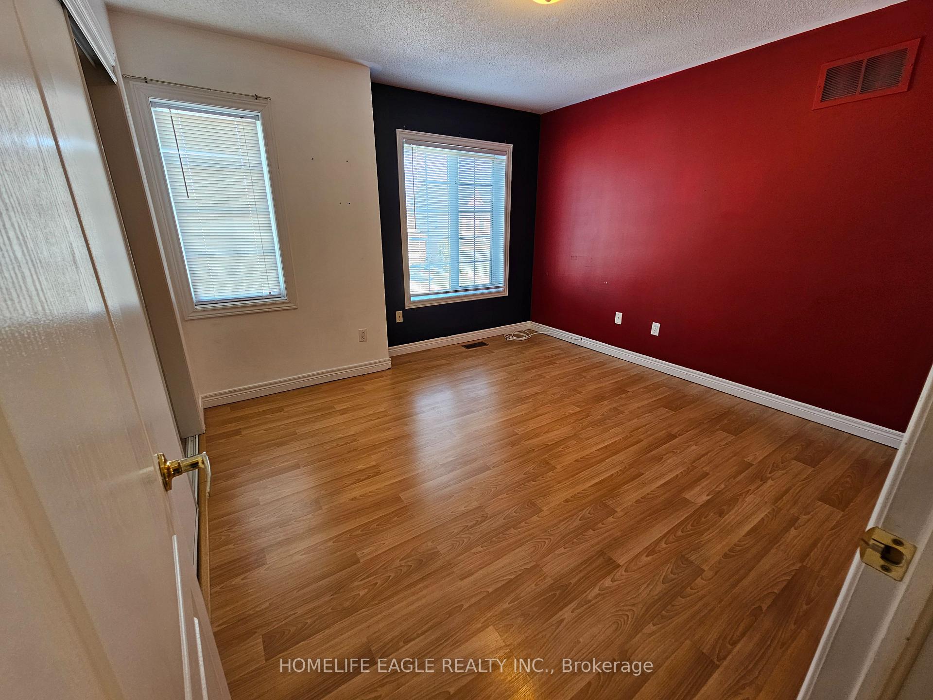 Photo 11 of 77 Earl Stewart Drive, Aurora, Bayview Wellington — HOMEH