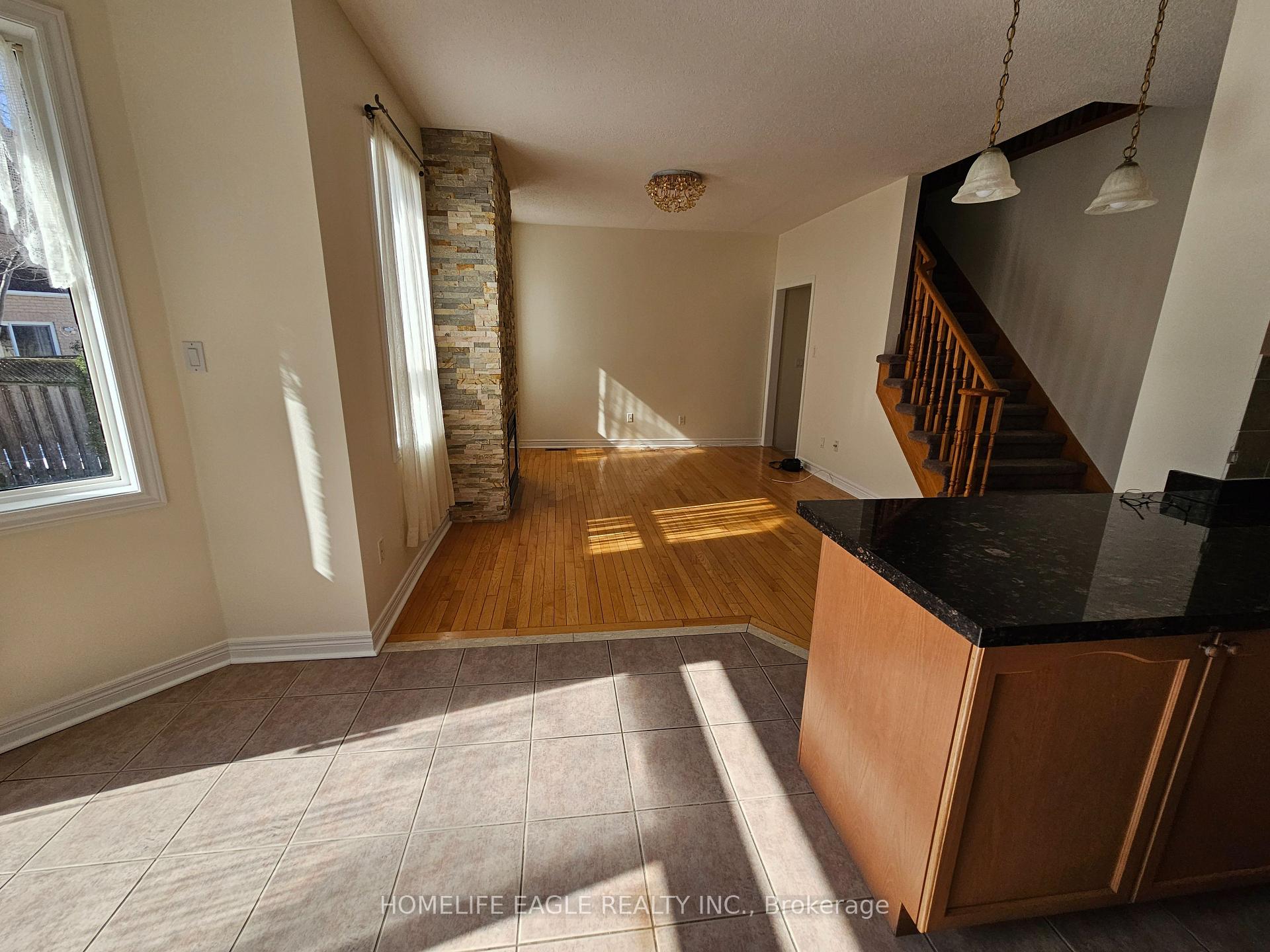 Photo 12 of 77 Earl Stewart Drive, Aurora, Bayview Wellington — HOMEH