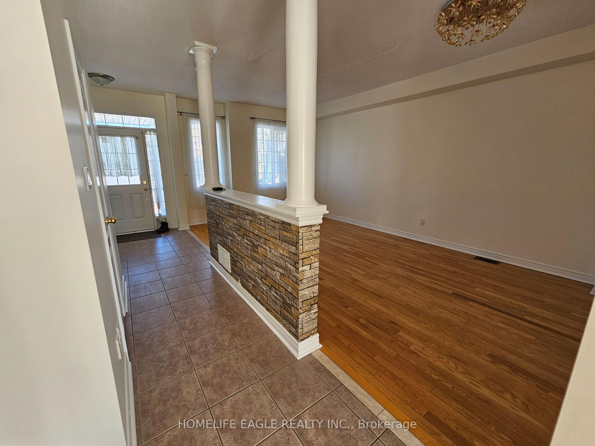 Photo 16 of 77 Earl Stewart Drive, Aurora, Bayview Wellington — HOMEH