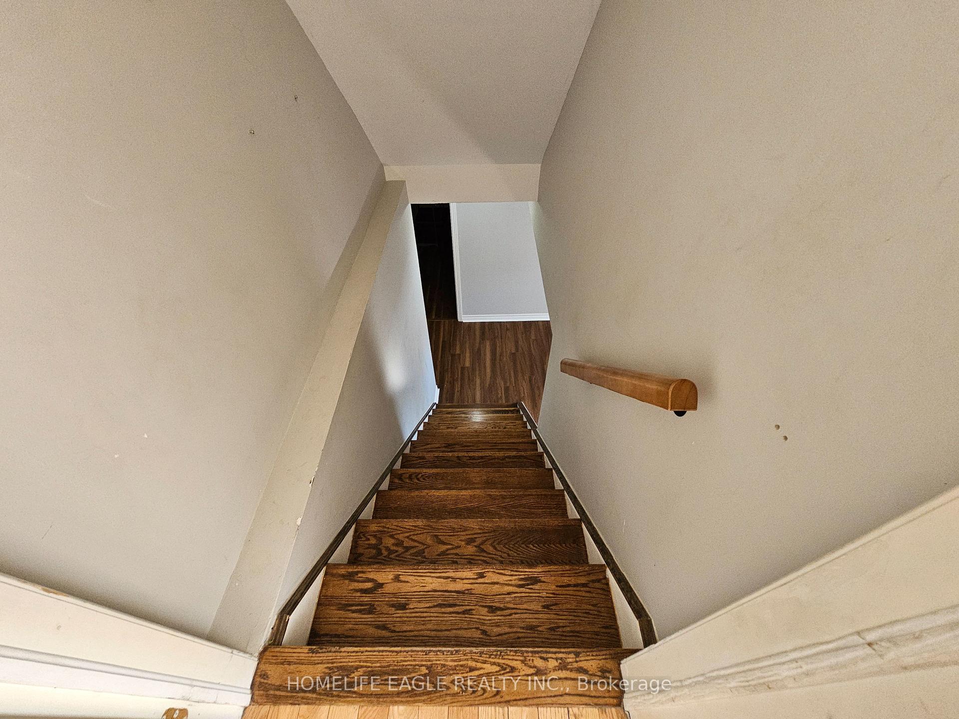 Photo 18 of 77 Earl Stewart Drive, Aurora, Bayview Wellington — HOMEH