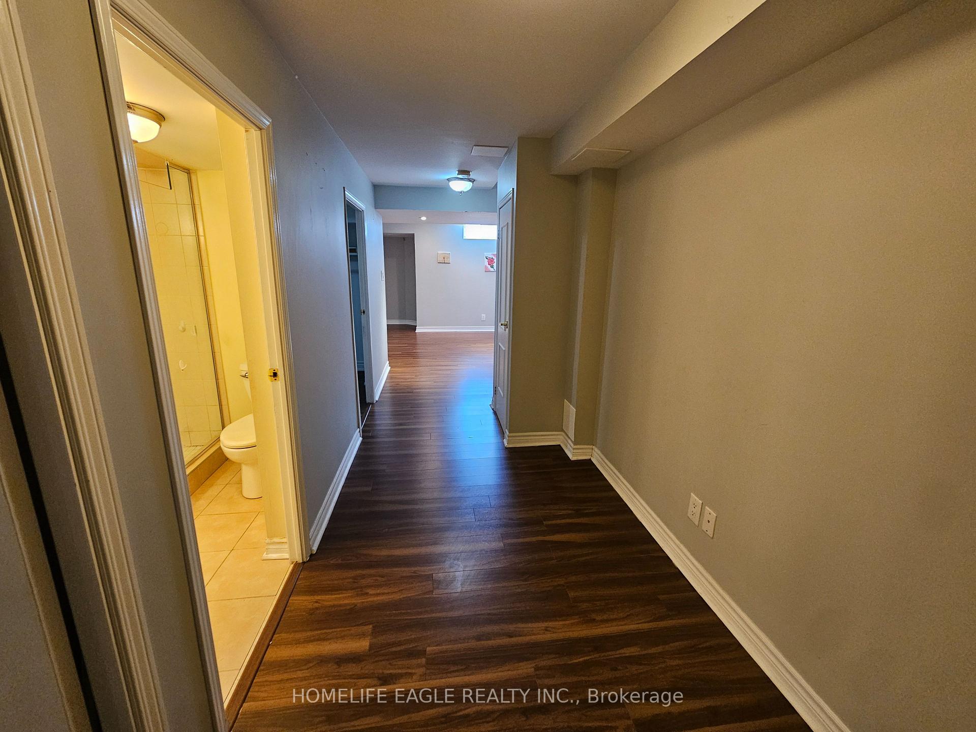Photo 25 of 77 Earl Stewart Drive, Aurora, Bayview Wellington — HOMEH