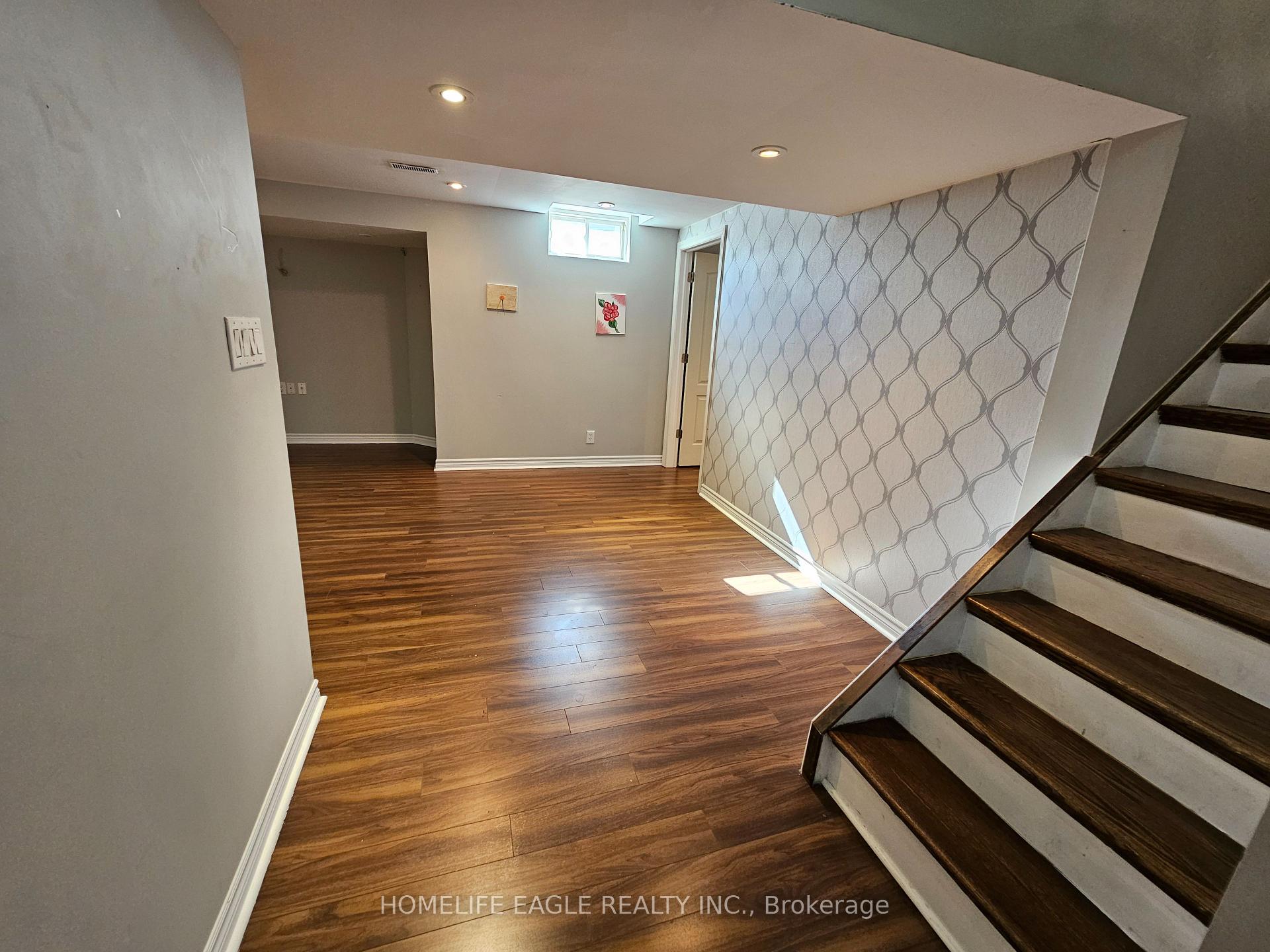Photo 27 of 77 Earl Stewart Drive, Aurora, Bayview Wellington — HOMEH