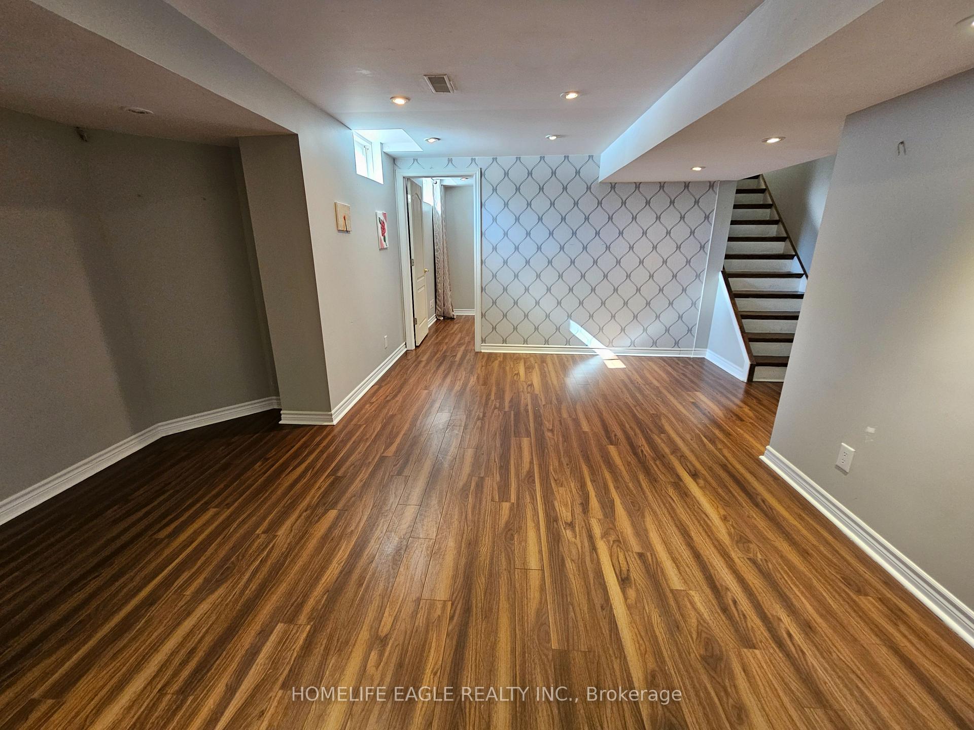 Photo 31 of 77 Earl Stewart Drive, Aurora, Bayview Wellington — HOMEH