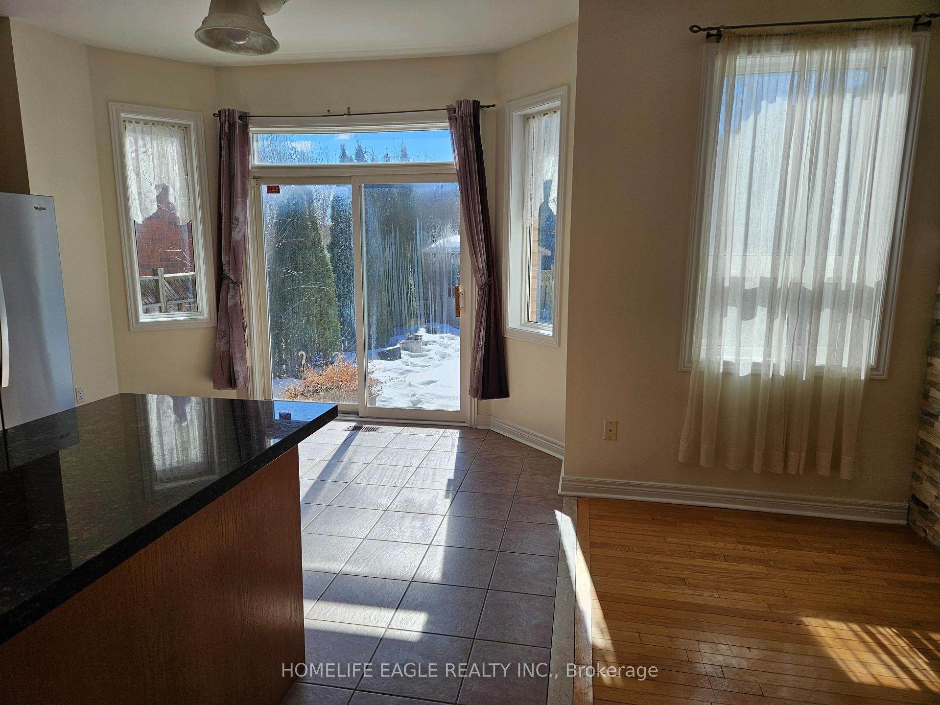 Photo 30 of 77 Earl Stewart Drive, Aurora, Bayview Wellington — HOMEH