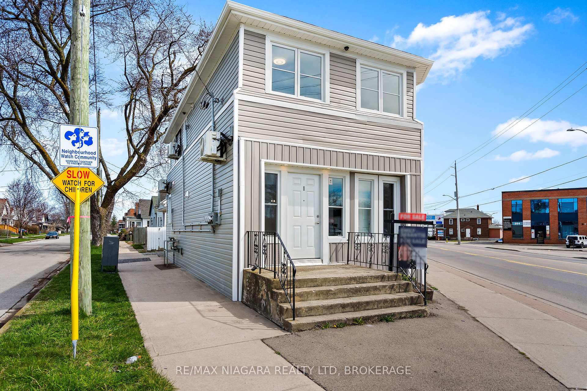 Photo 3 of 80 Page Street, St. Catharines, E. Chester — HOMEH