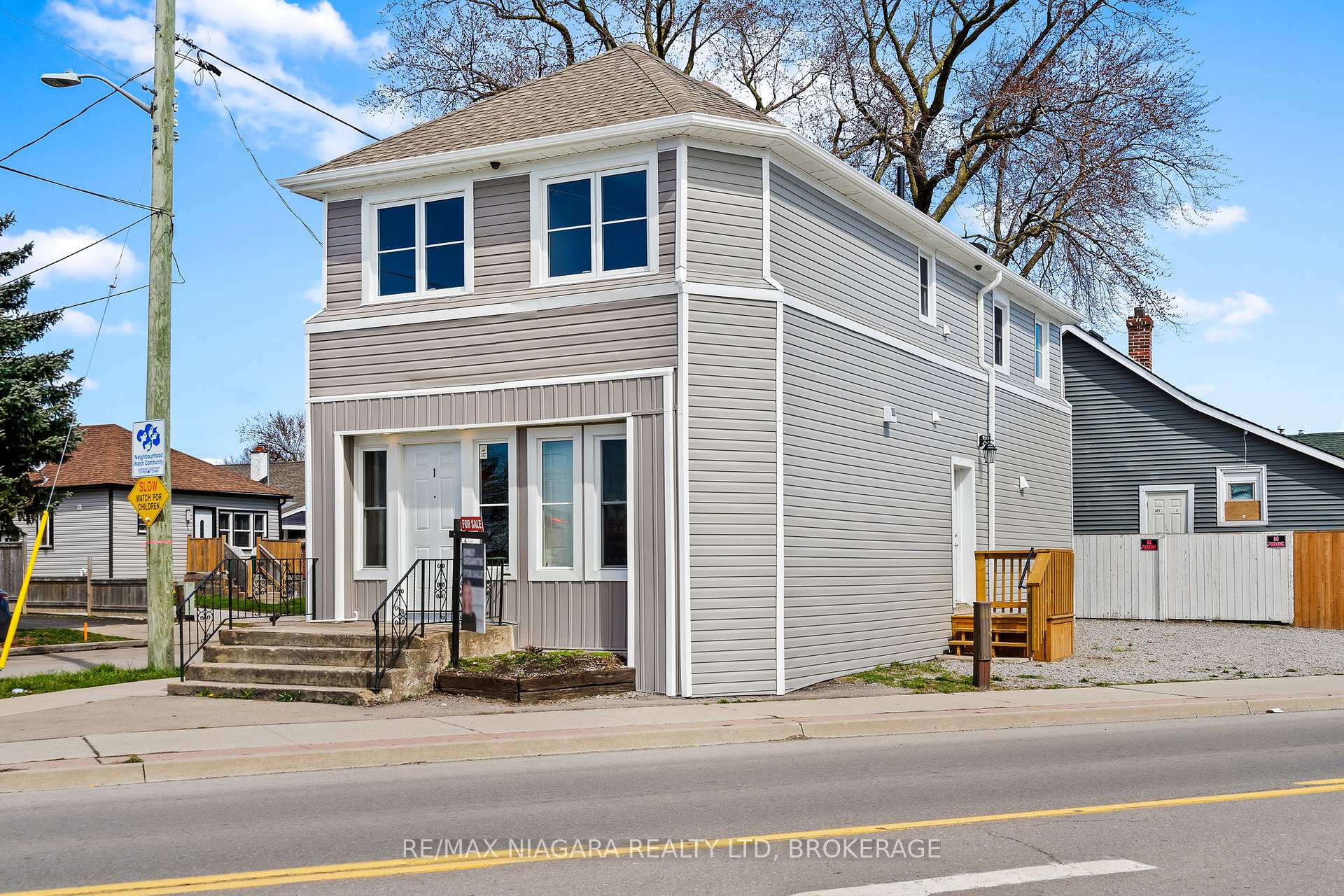 Photo 4 of 80 Page Street, St. Catharines, E. Chester — HOMEH