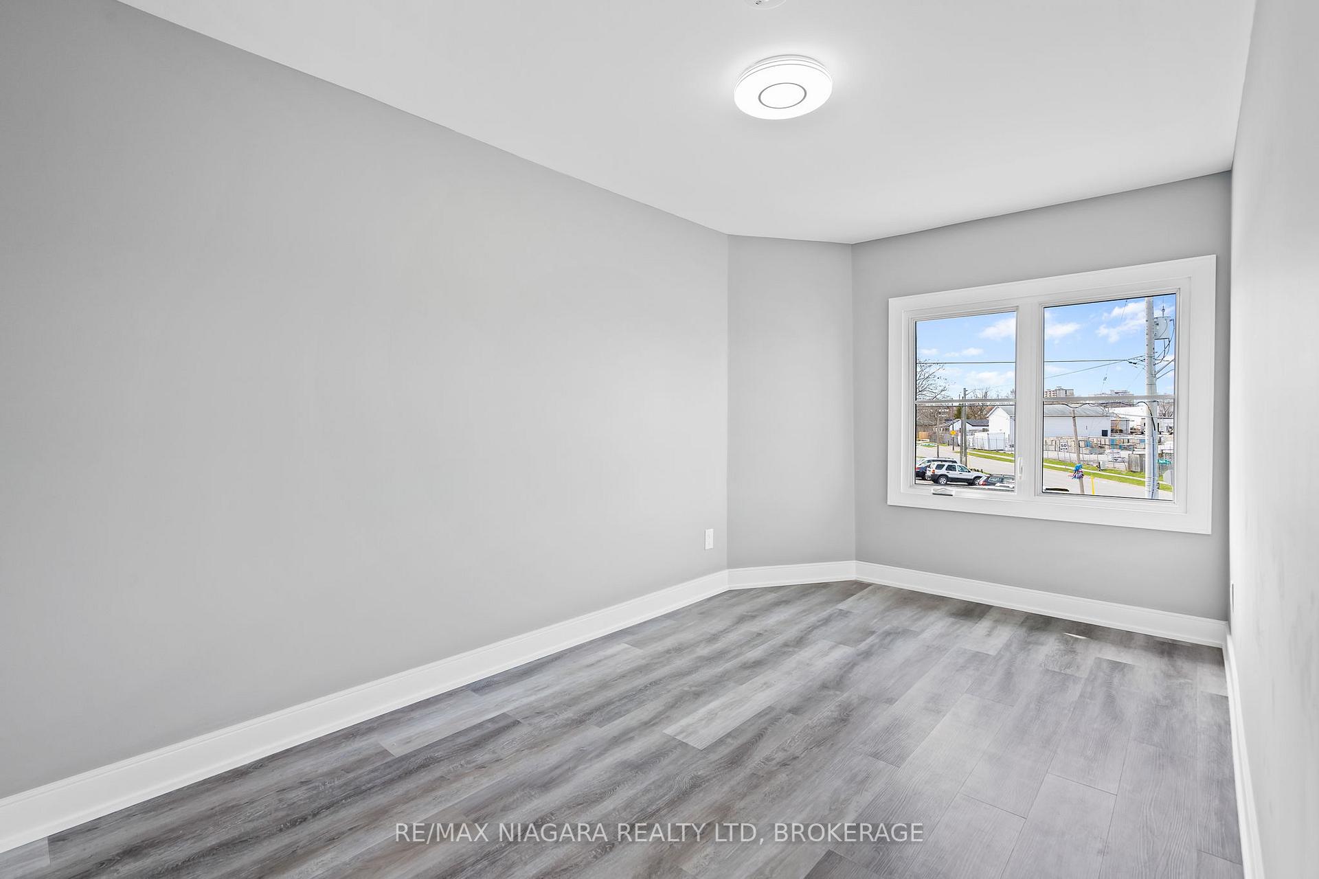 Photo 23 of 80 Page Street, St. Catharines, E. Chester — HOMEH