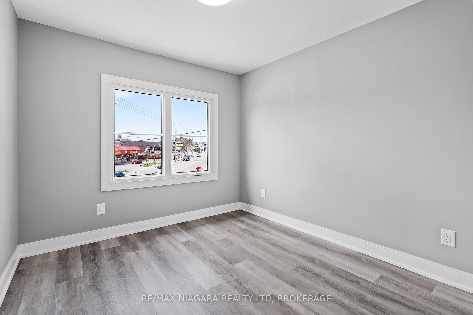 Photo 25 of 80 Page Street, St. Catharines, E. Chester — HOMEH