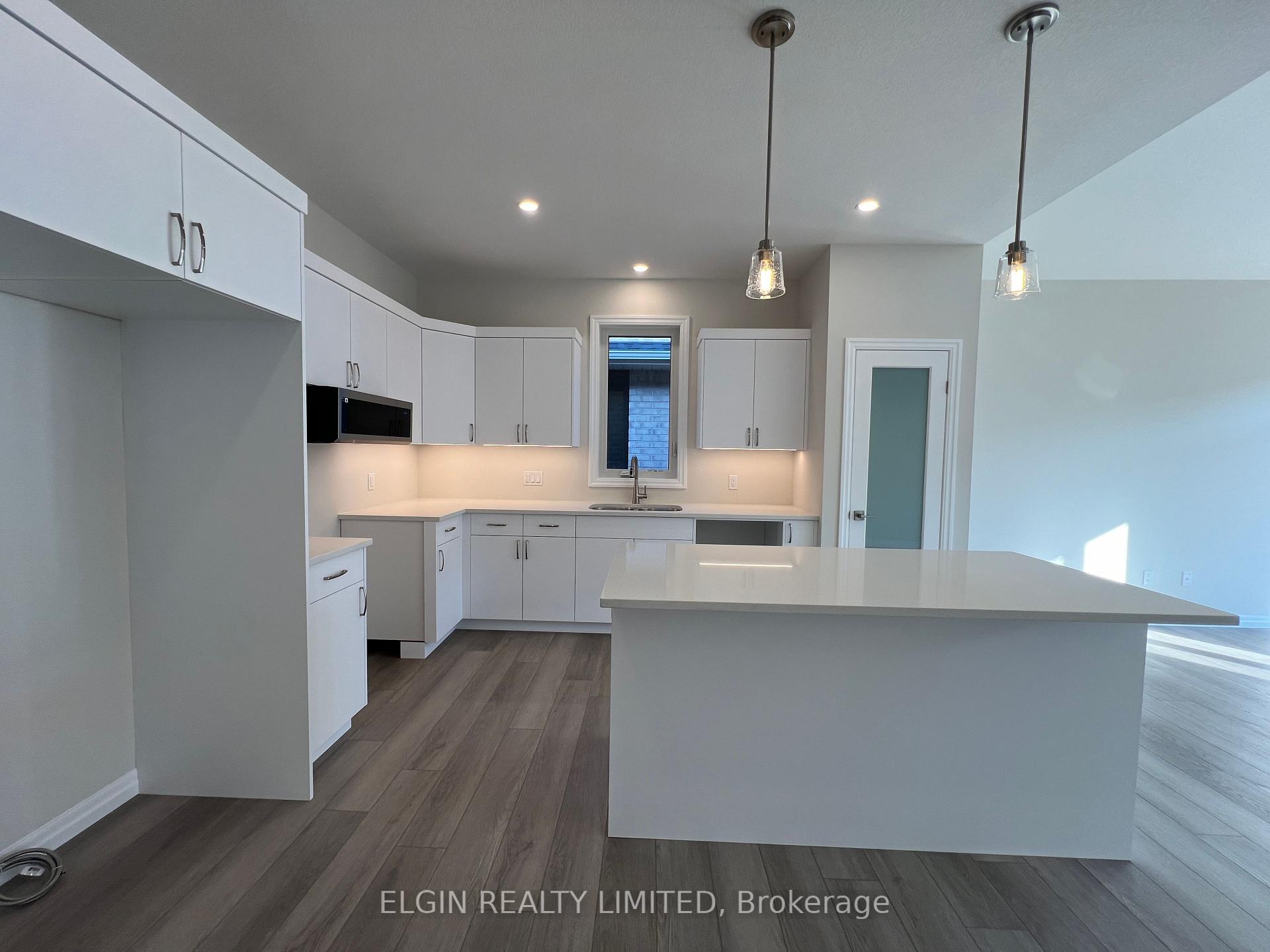 Photo 9 of 38 Dunning Way, St. Thomas — HOMEH