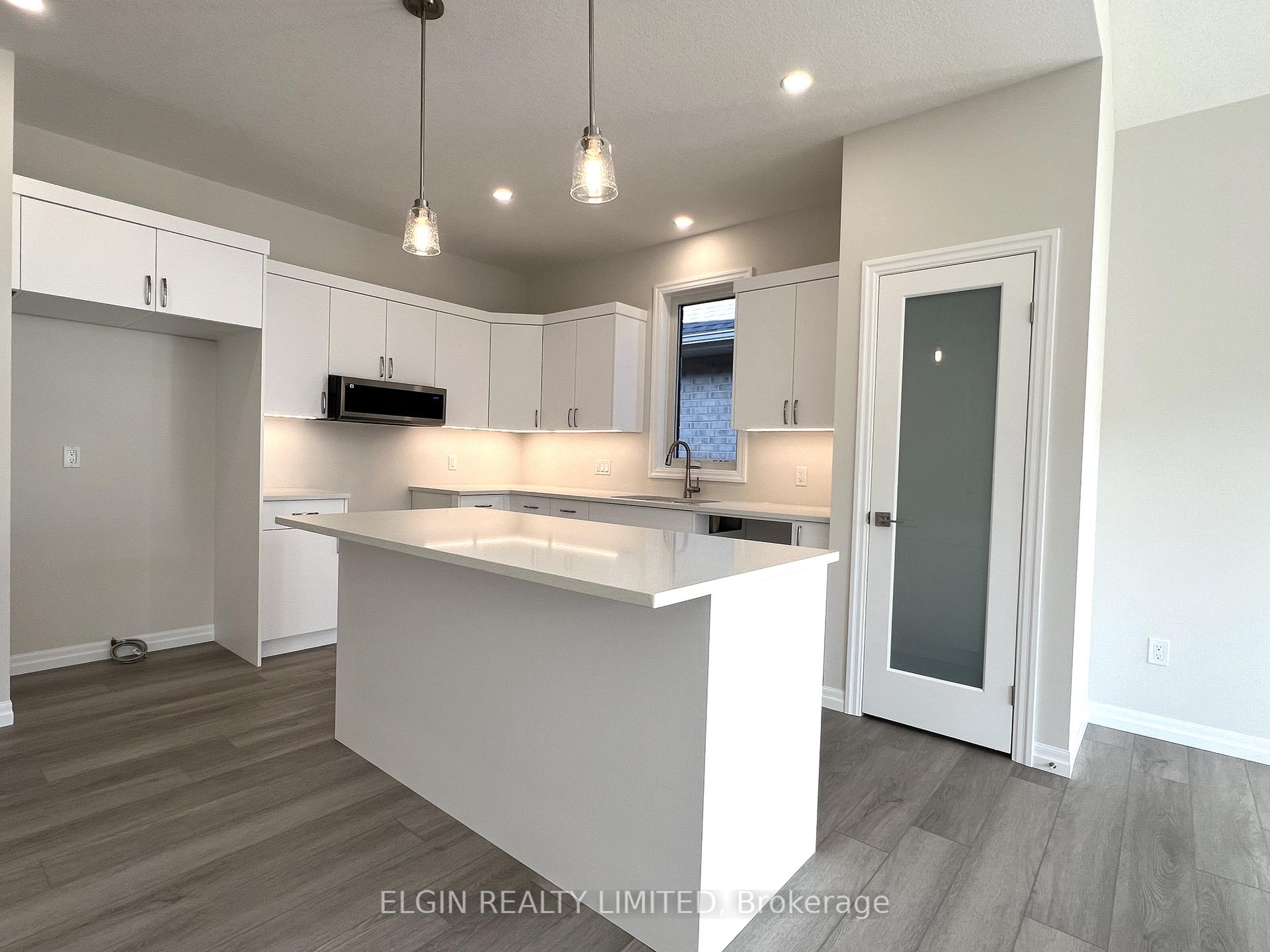 Photo 10 of 38 Dunning Way, St. Thomas — HOMEH
