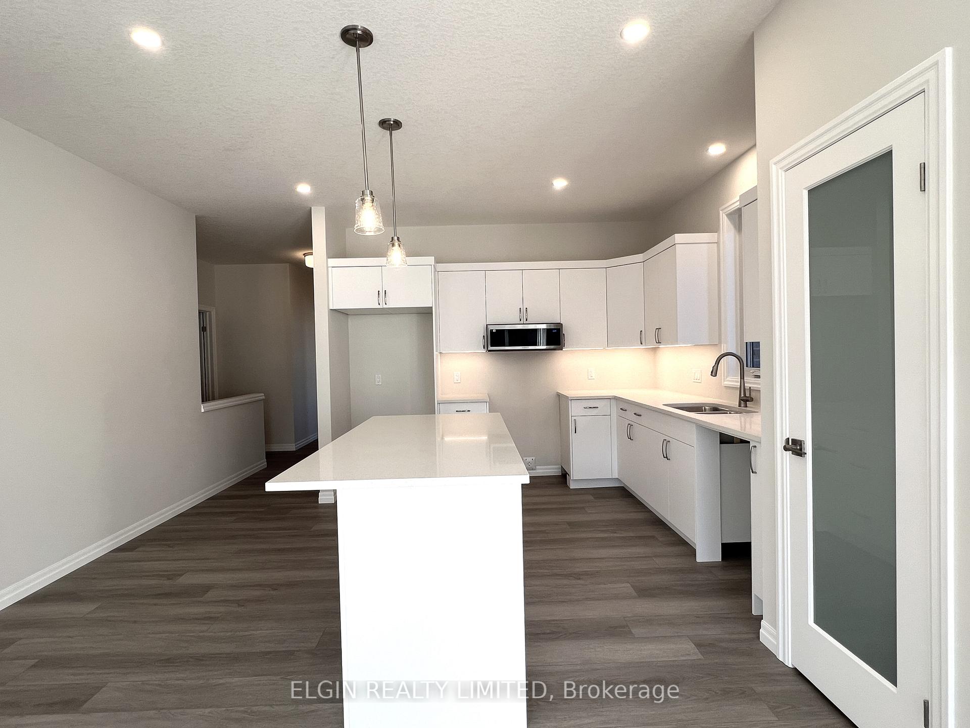 Photo 11 of 38 Dunning Way, St. Thomas — HOMEH