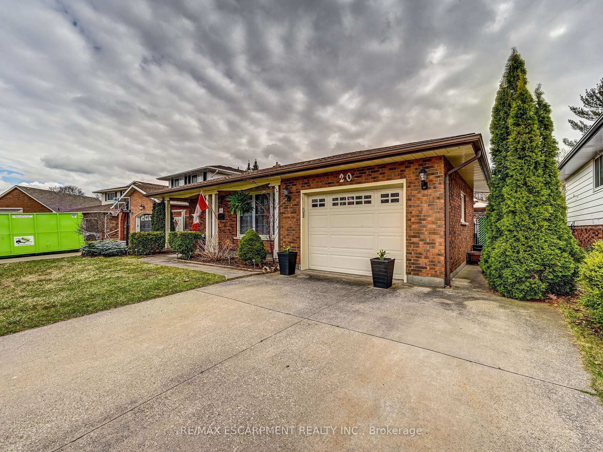 Photo 2 of 20 Village Gate, St. Catharines, Carlton/Bunting — HOMEH