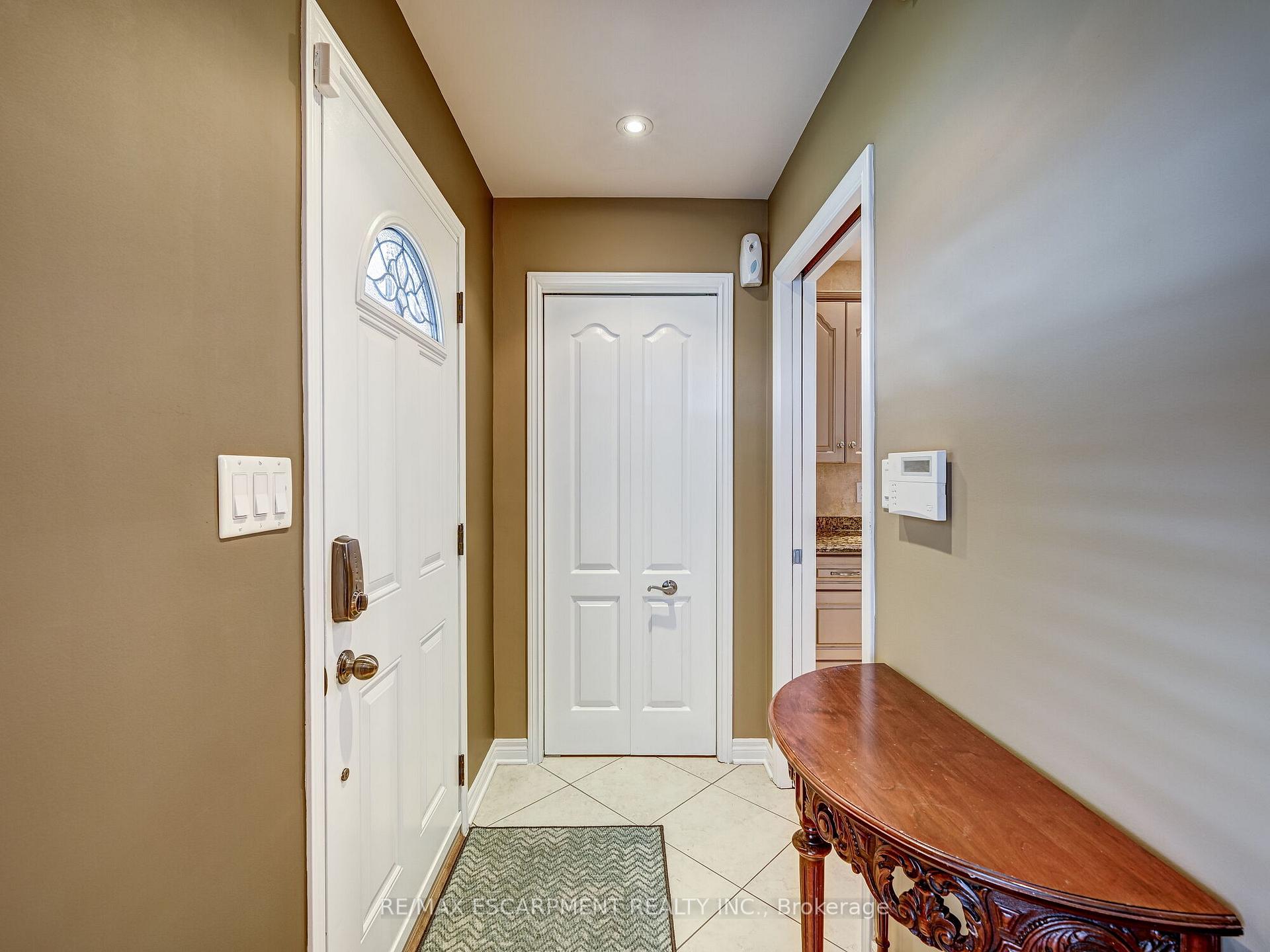 Photo 3 of 20 Village Gate, St. Catharines, Carlton/Bunting — HOMEH