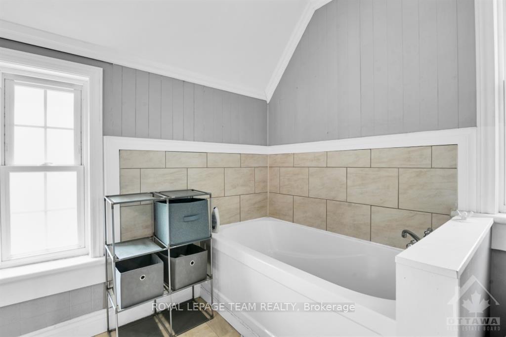 Photo 5 of 3506 Mcbean Street, Ottawa, Richmond — HOMEH