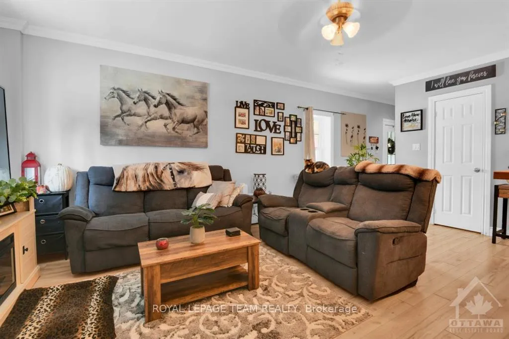 Photo 11 of 3506 Mcbean Street, Ottawa, Richmond — HOMEH