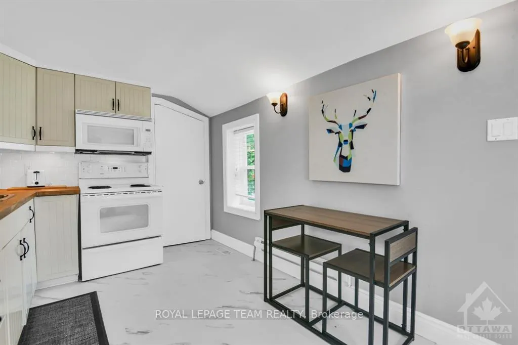 Photo 14 of 3506 Mcbean Street, Ottawa, Richmond — HOMEH