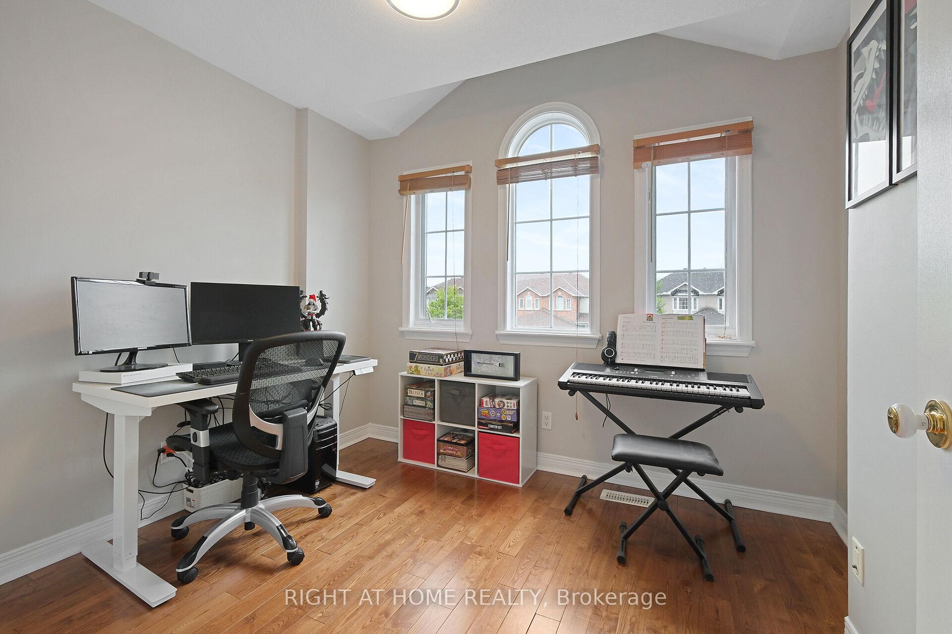 Photo 16 of 1630 Marley Crescent, Ottawa, Carson Grove — HOMEH