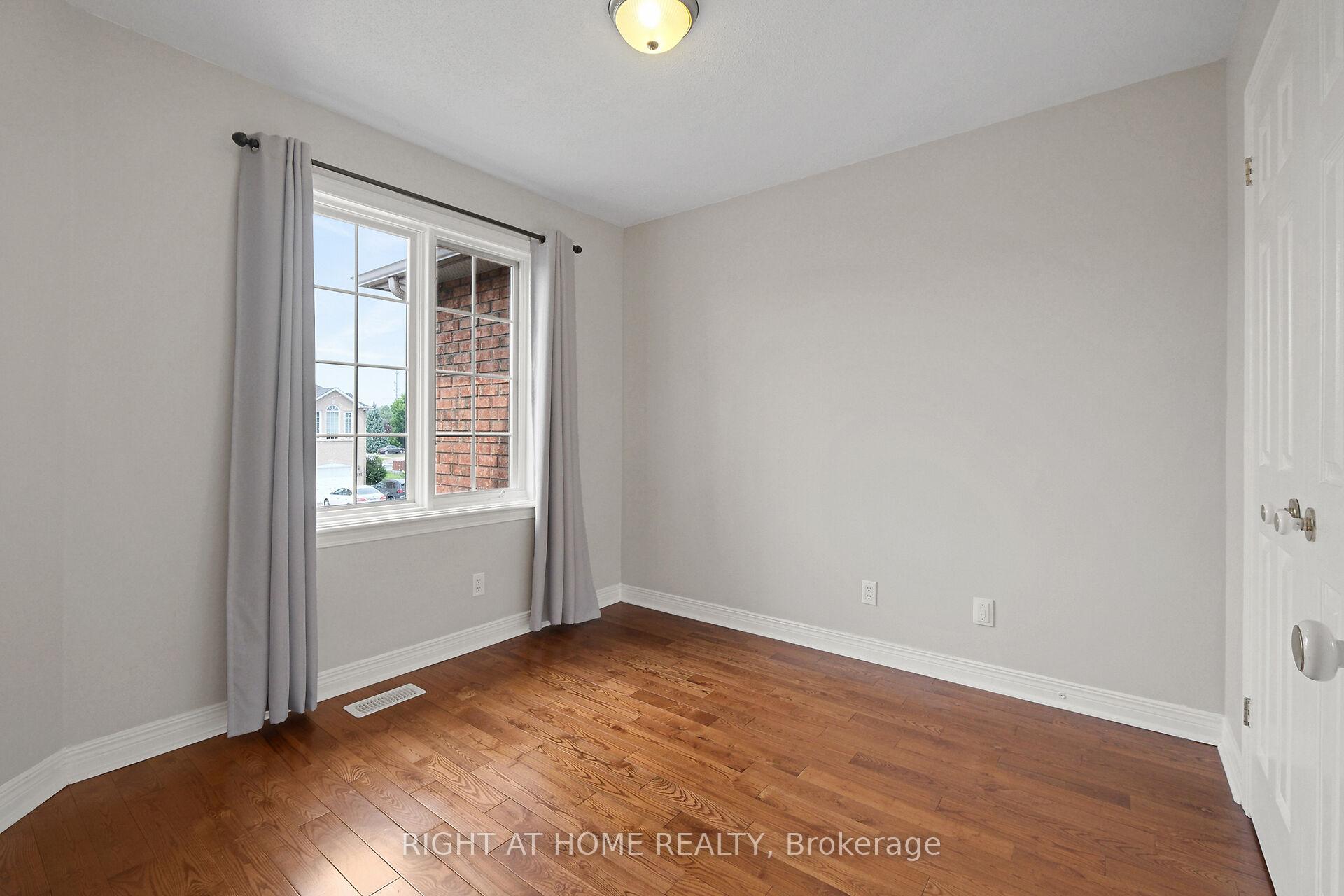 Photo 19 of 1630 Marley Crescent, Ottawa, Carson Grove — HOMEH