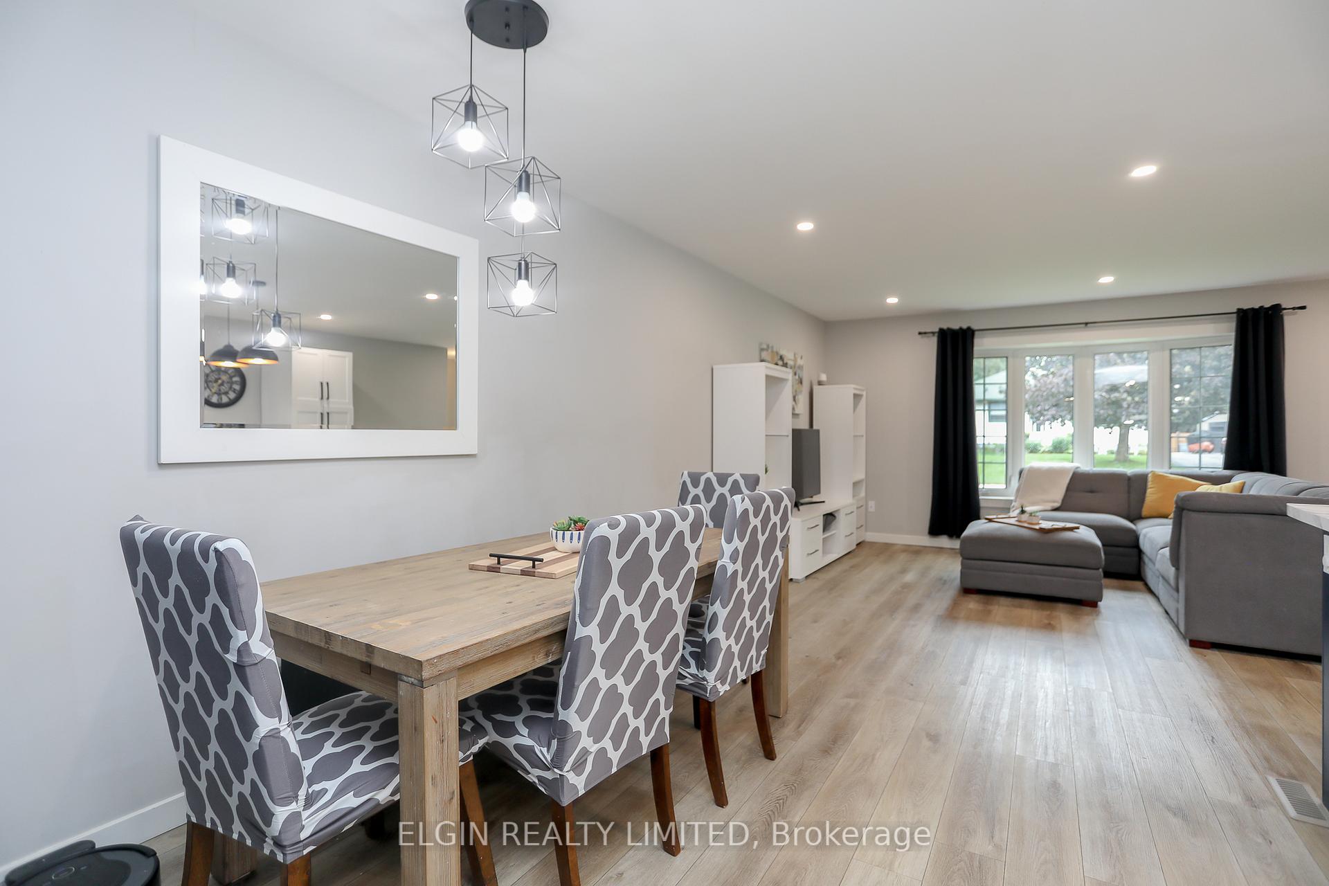 Photo 20 of 7 Willow Street, St. Thomas — HOMEH