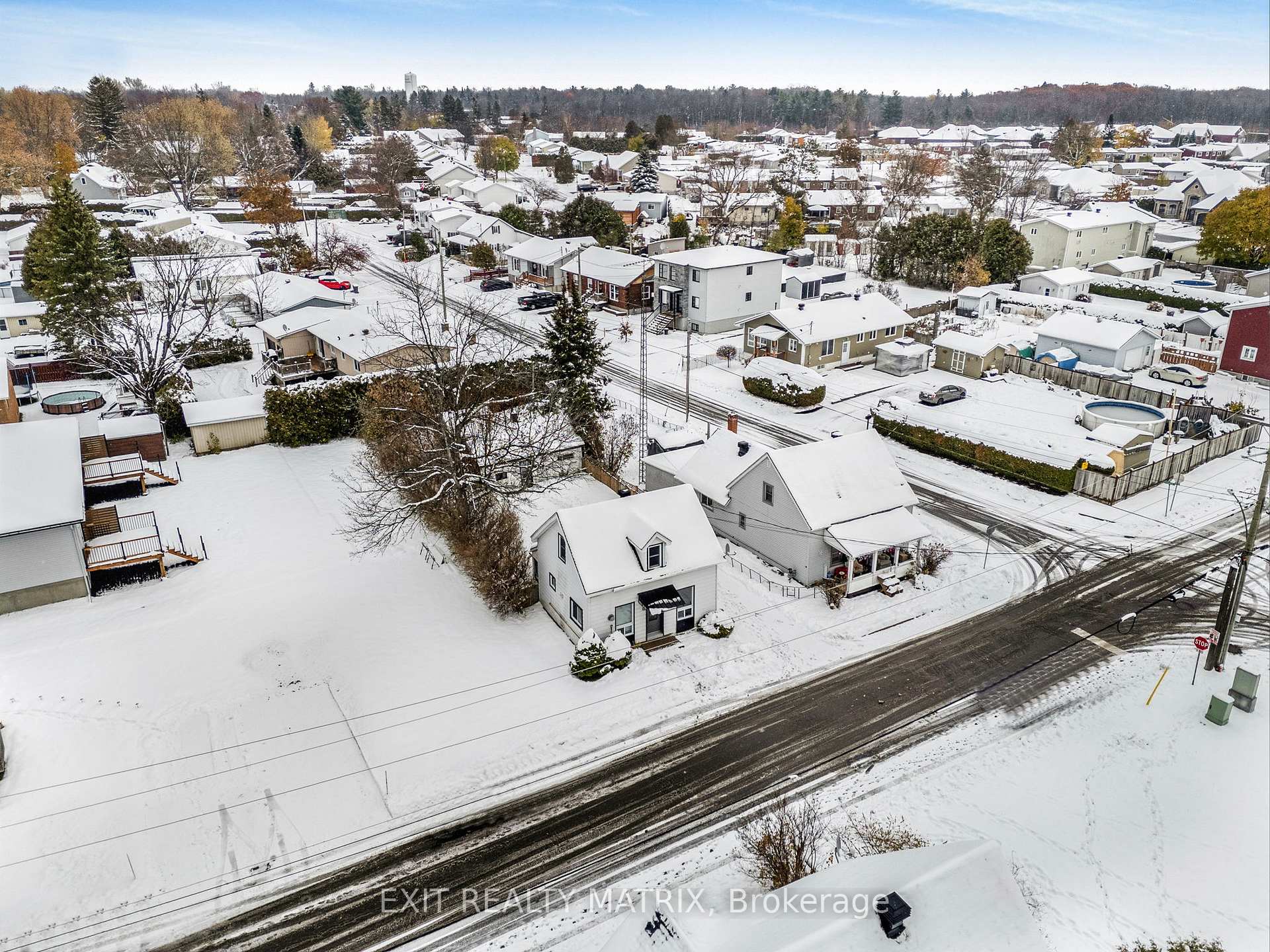 Photo 5 of 29 Peter Street, Champlain, L'Orignal — HOMEH