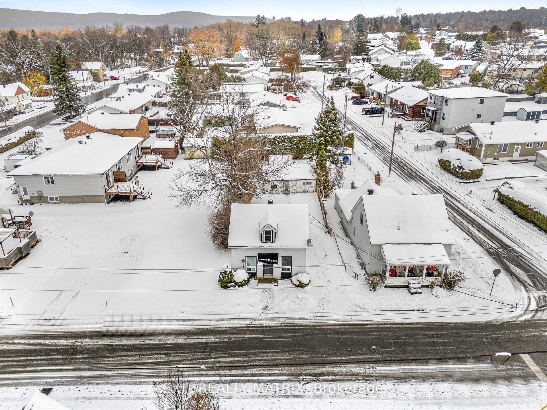 Photo 32 of 29 Peter Street, Champlain, L'Orignal — HOMEH