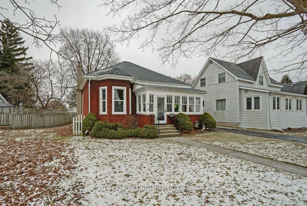 Photo 3 of 39 Woodworth Avenue, St. Thomas — HOMEH