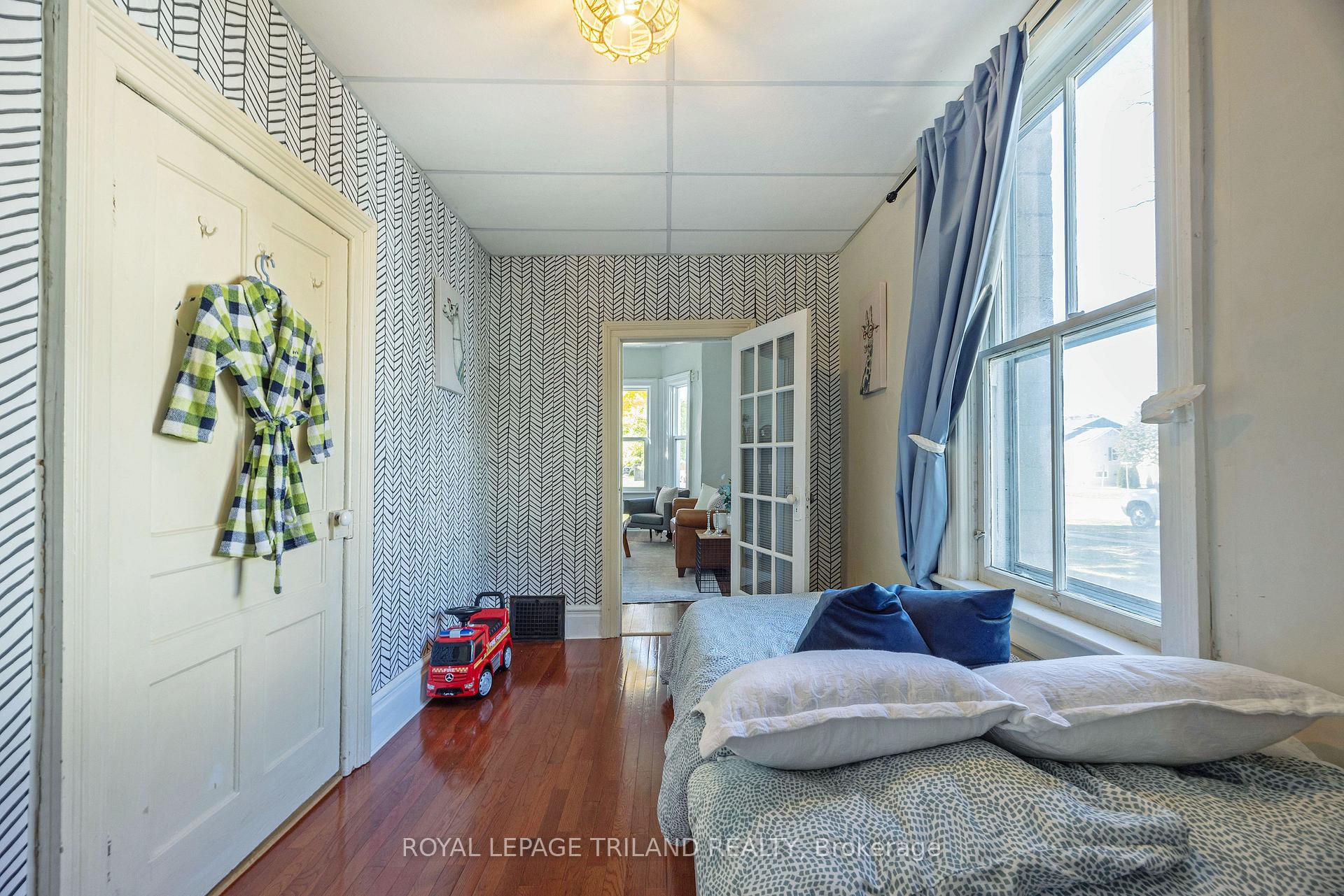 Photo 23 of 39 Woodworth Avenue, St. Thomas — HOMEH