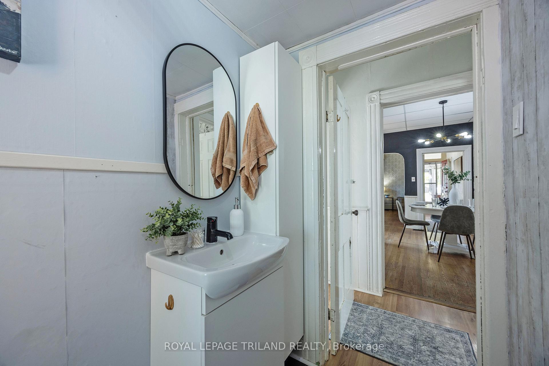 Photo 26 of 39 Woodworth Avenue, St. Thomas — HOMEH